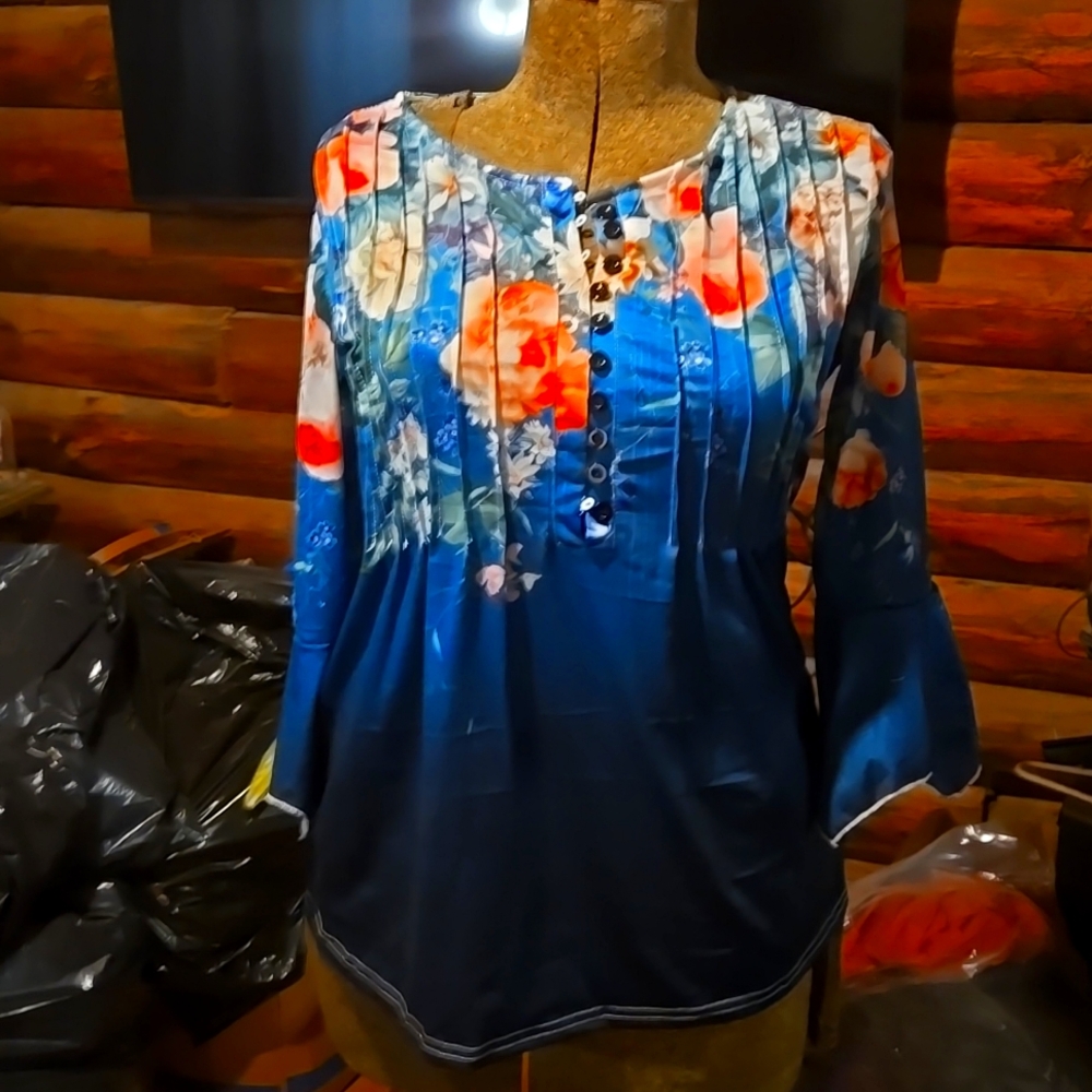 Woman shirt